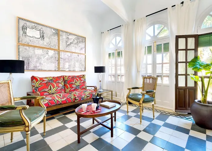 Genteel Home Romanilla